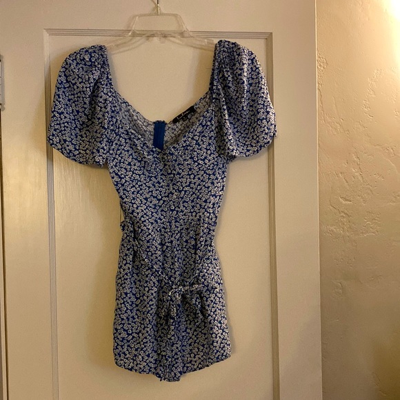 Lulus Pants - Lulu’s blue floral romper, Size Small